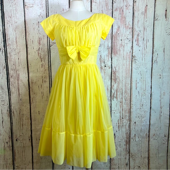 Vintage Dresses & Skirts - Vintage Pale Yellow Fit & Flare Spring Cocktail Union Made Dress Size 6 EUC